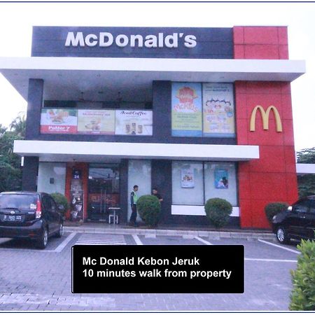 Harvia Suites Kebon Jeruk Yakarta Exterior foto