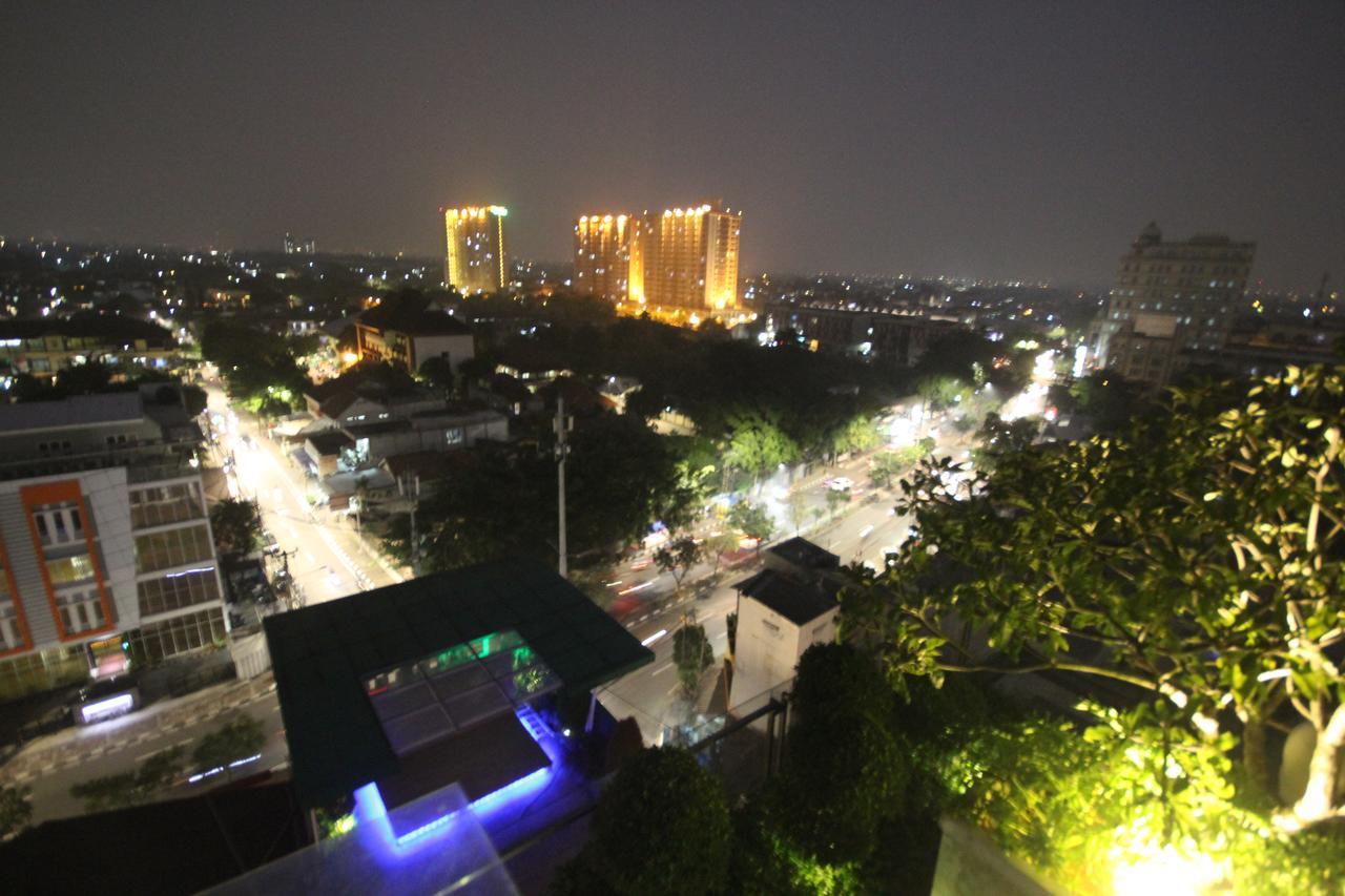 Harvia Suites Kebon Jeruk Yakarta Exterior foto