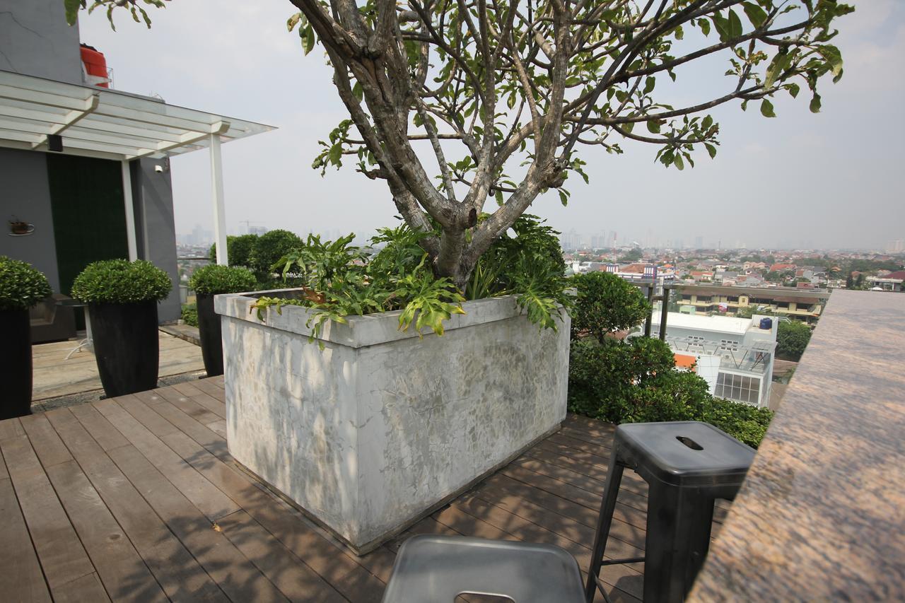 Harvia Suites Kebon Jeruk Yakarta Exterior foto