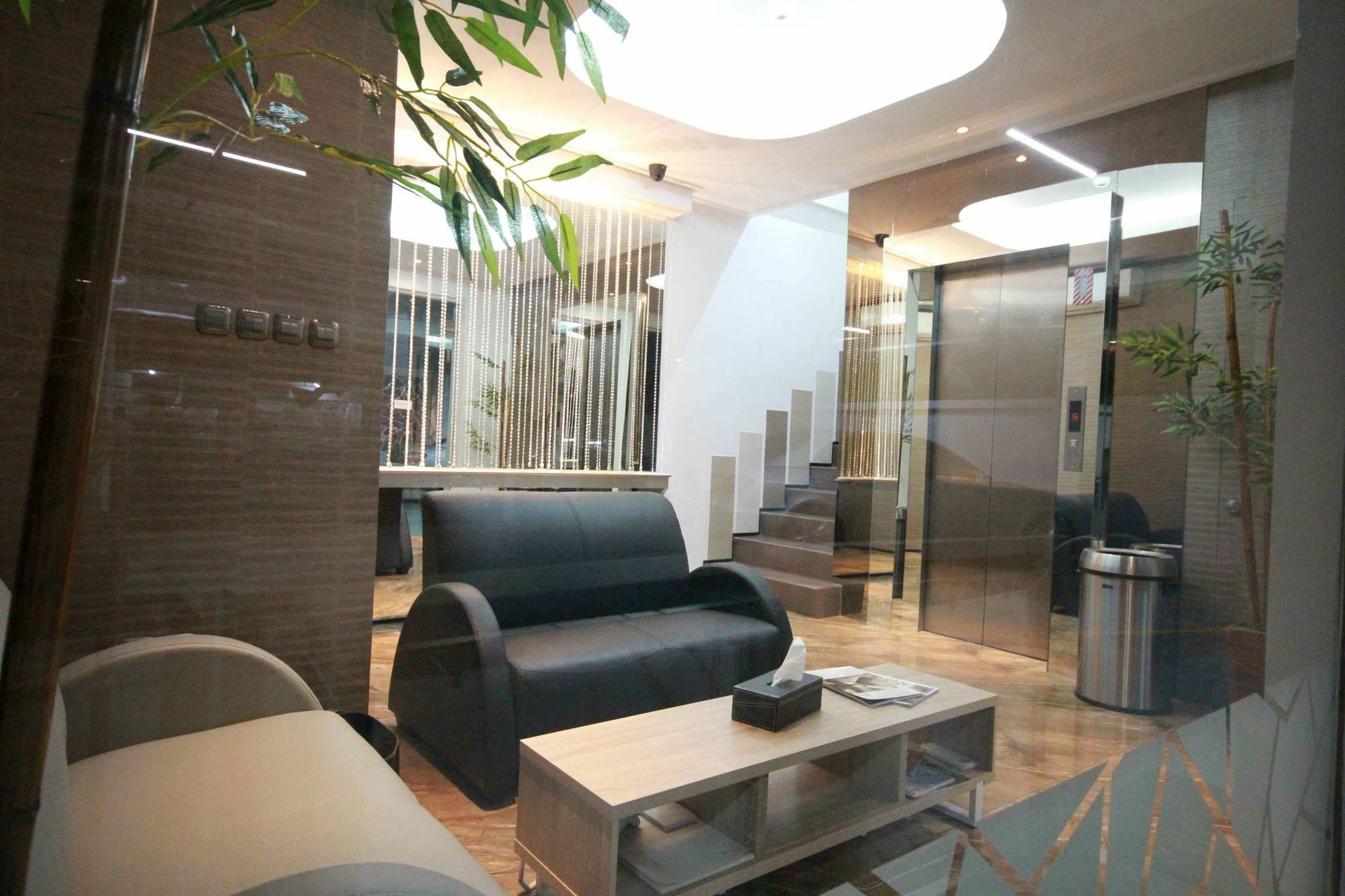Harvia Suites Kebon Jeruk Yakarta Exterior foto