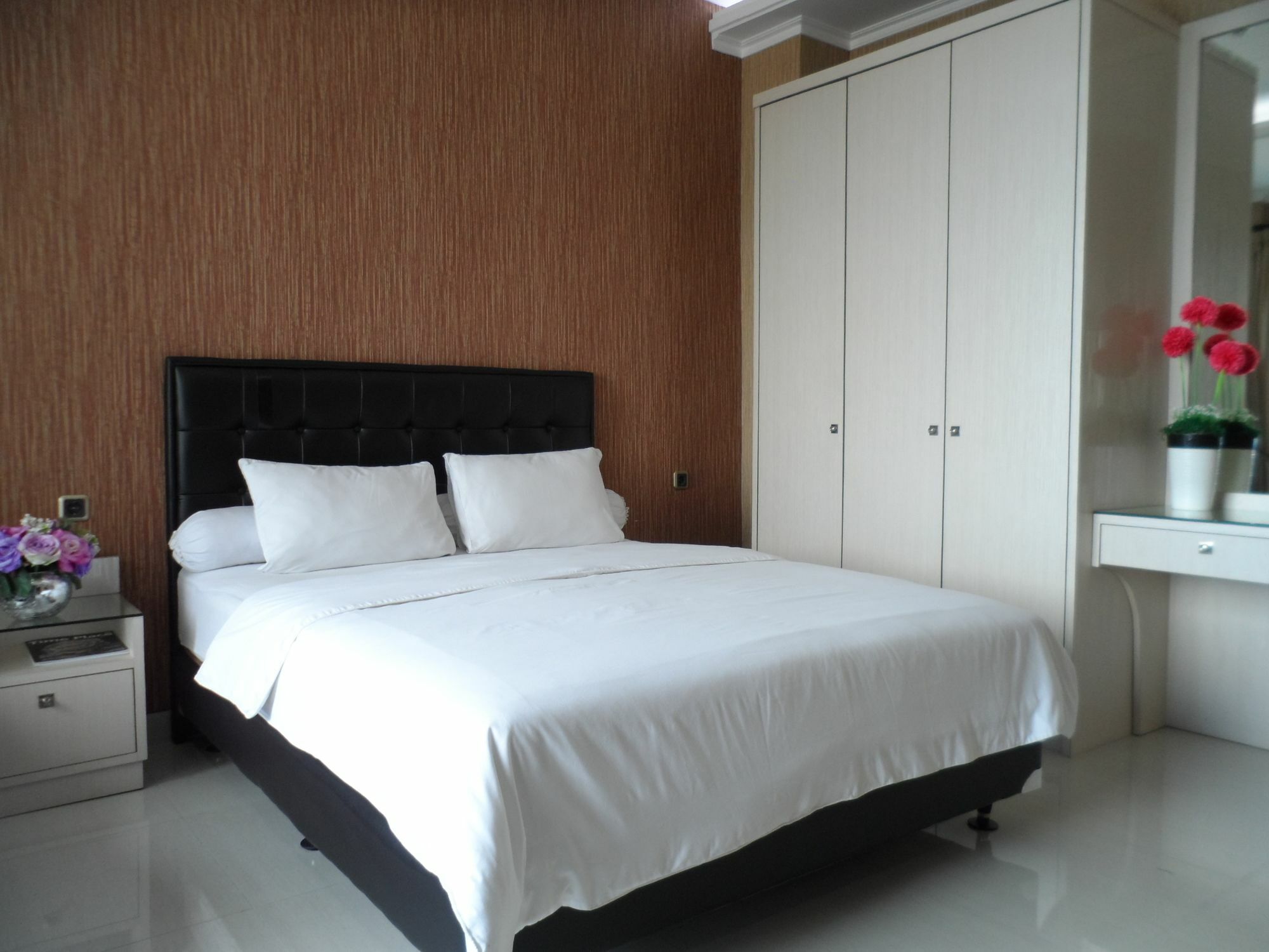 Harvia Suites Kebon Jeruk Yakarta Exterior foto